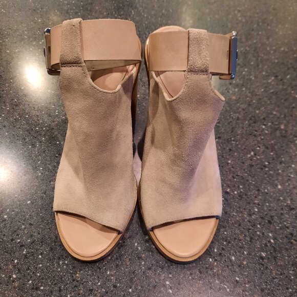 Marc Fisher MLVashi Ankle Strap Sandals in Beige, Size 8M - Picture 10 of 13